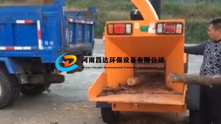 河南昌達HC-6145樹枝粉碎機河南信陽客戶使（shǐ）用現場
